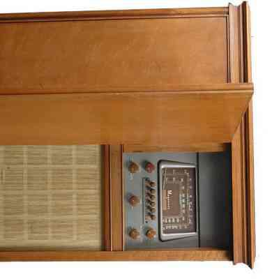 Console Radio /Phonograph Receiver