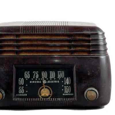 GE Table Model Radio