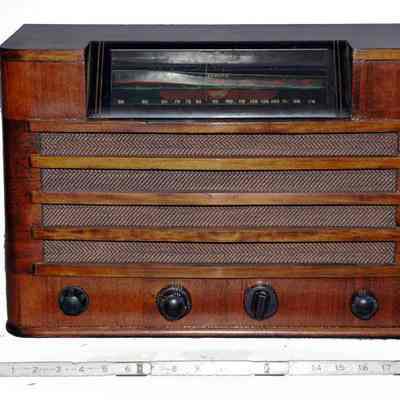 Remler Table Radio