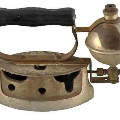 Fuel Heated cloth Iron