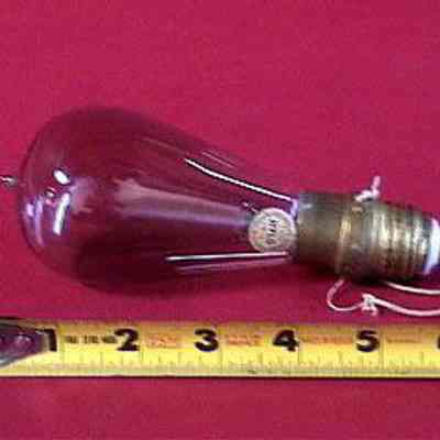 Dual Filament Light Bulb