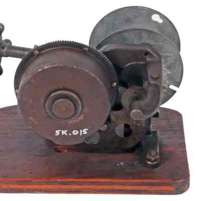 Spring Retractable Cable Mechanism