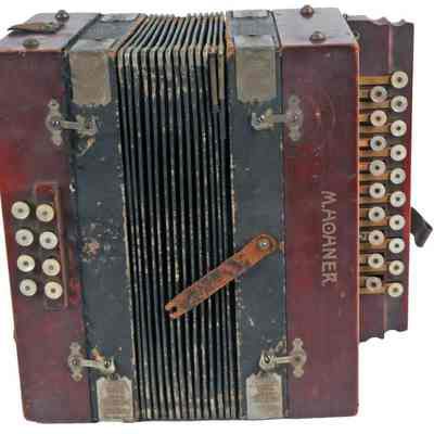 Accordian (Accordion)