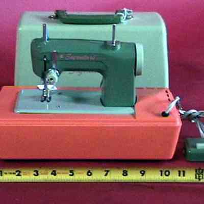 Toy Sewing Machine