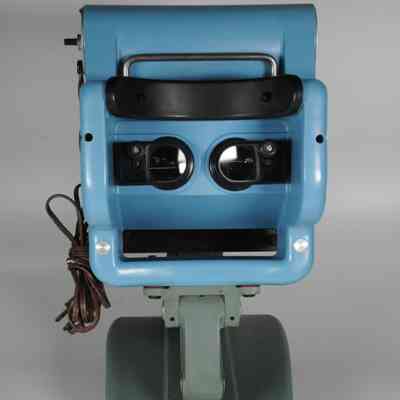 Visual testing device