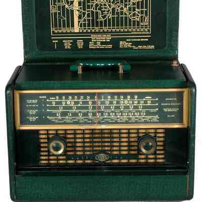 Halicrafters Portable Radio