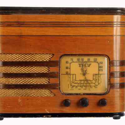 Tabletop Radio/Phonograph