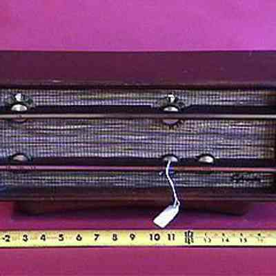Sylvania Table Radio
