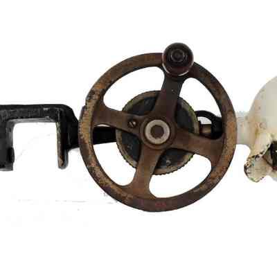 Juicer, hand crank
