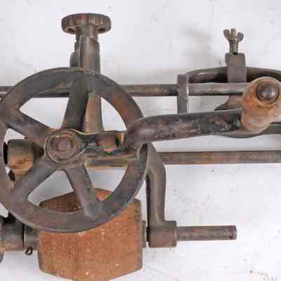 Hand Crank Sickle Sharpener