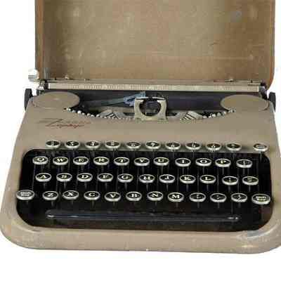 Portable Manual Typewriter