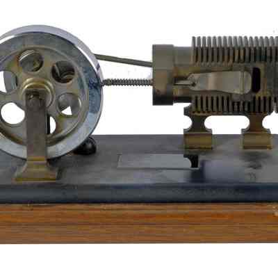 Stirling Model Engine