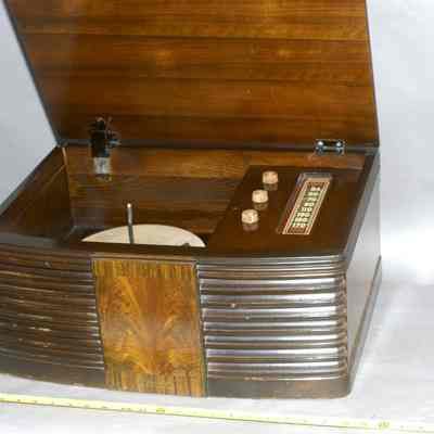 Radio/Phonograph, table model