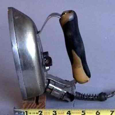 Cloth Iron, electric