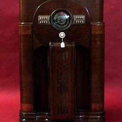 Zenith #1207 Floor Model Radio