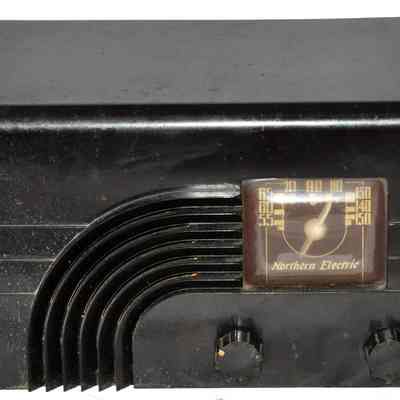 Bakelite Table Radio
