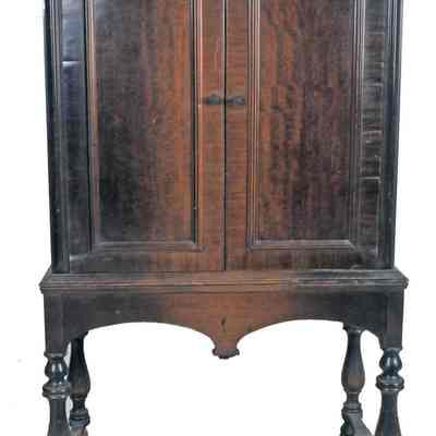 Console Phonograph