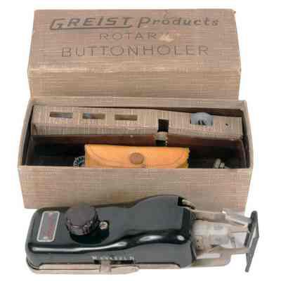Sewing machine Button holer