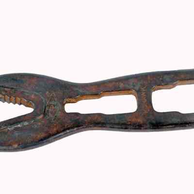 Alligator Wrench
