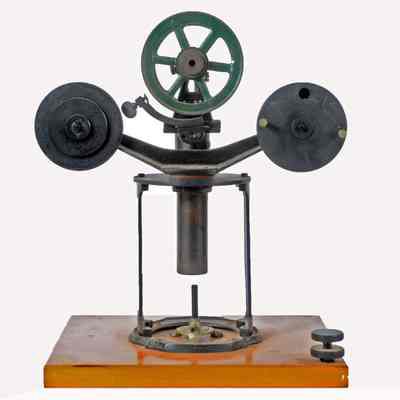 Stirling Model Engine