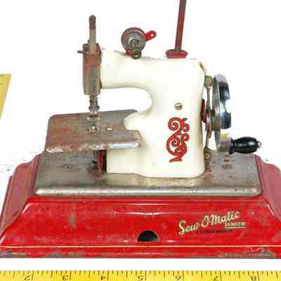 Toy Sewing Machine
