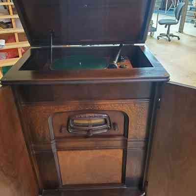 Console Radio Phonograph