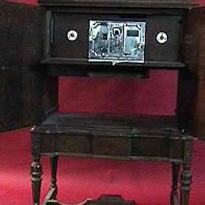 Sparton Radio/Phonograph/Silent Movie Proj