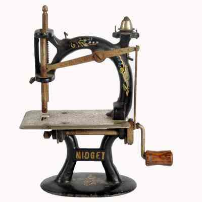 Toy Sewing Machine