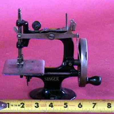 Toy Sewing Machine