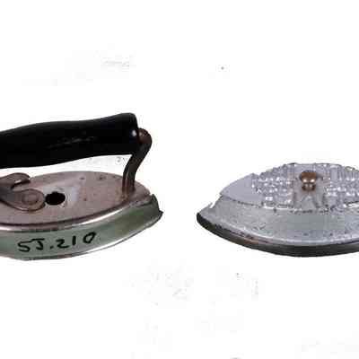 Small cloth Iron