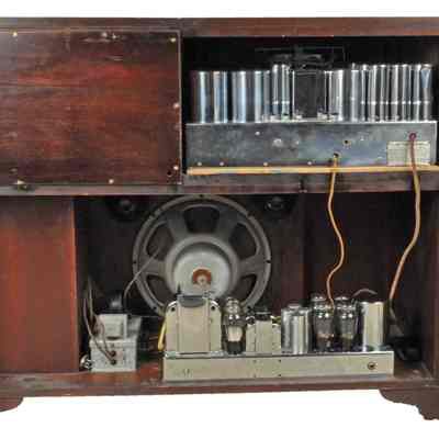 Radio/Phonograph Console