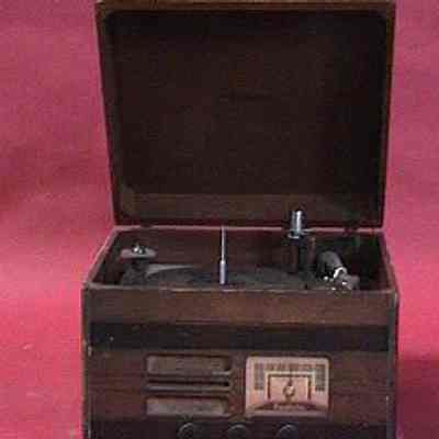 Radio/Phonograph, table model