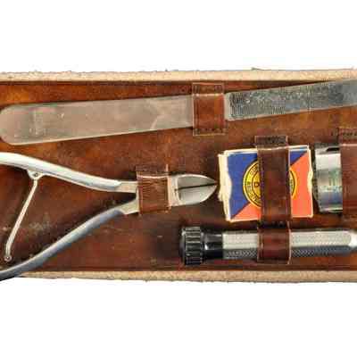 Safety w/Nail Grooming Kit Razor