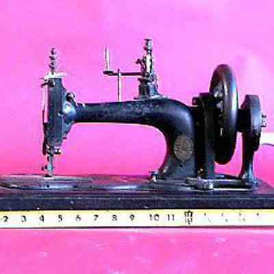 Hand Crank Sewing Machine