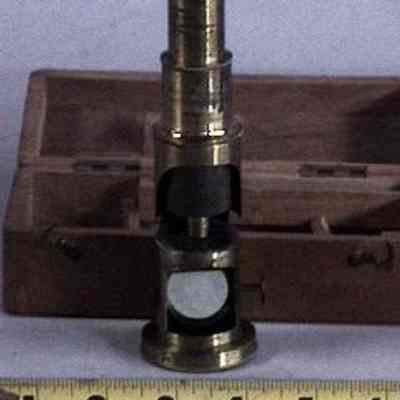 Microscope