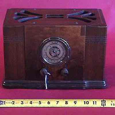 H.H. Horn Table Radio