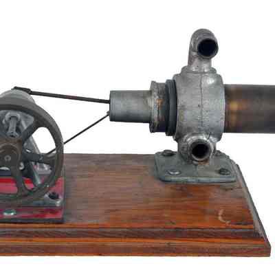 Model Stirling Steam Engine