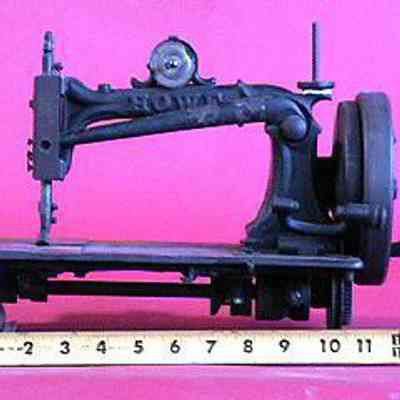 Hand Crank Sewing Machine