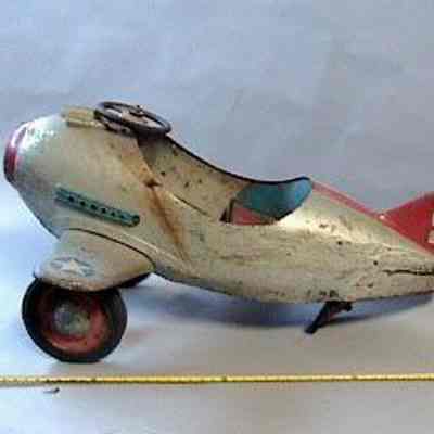 Toy Airplane, Riding