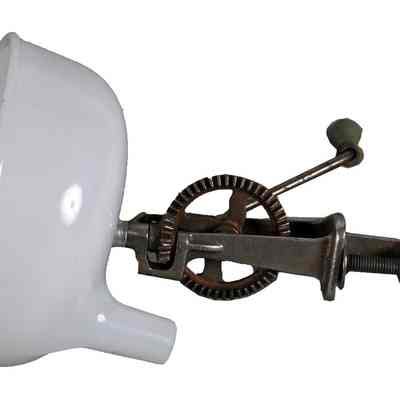Juicer, hand crank