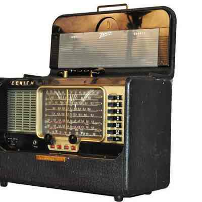 Zenith Y600 Portable Radio