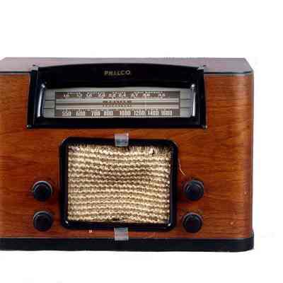 Radio Receiver, table
