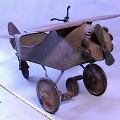 Toy Airplane, Riding