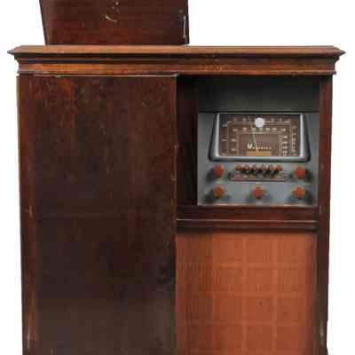 Radio/Phonograph Console