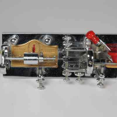 semi-automatic key for sending morse code