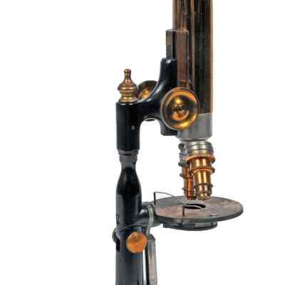 Microscope