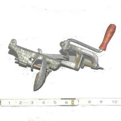 Olive) Fruit (Cherry Pitter
