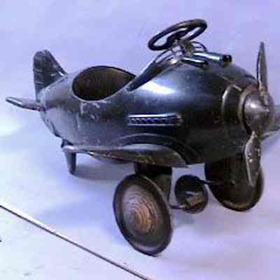Toy Airplane, Riding