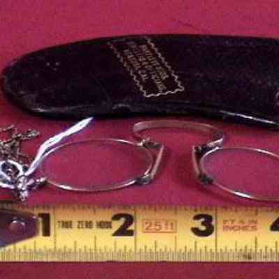 Nose Pincher-Lorgnette Eye Glasses