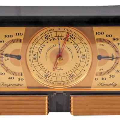 Weather station, barometer & thermometer